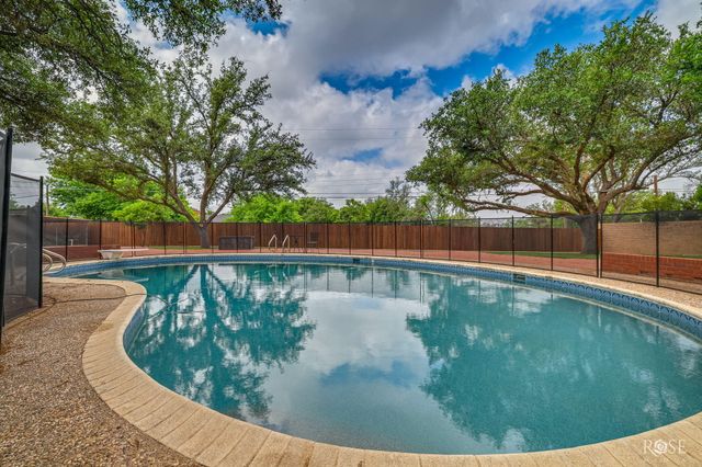 2305 Douglas Drive, San Angelo, TX 76904