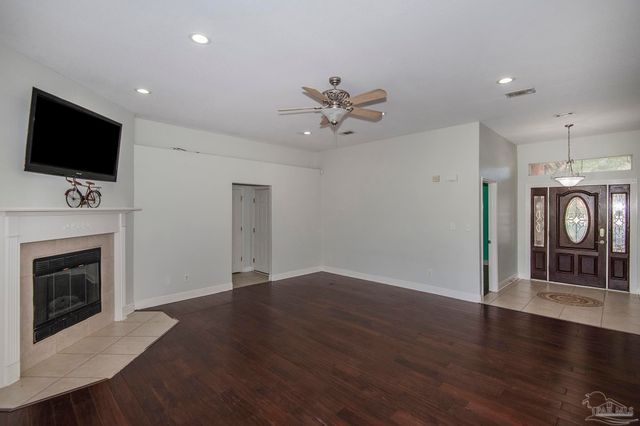 3310 Indian Hills Dr, Pace, FL 32571