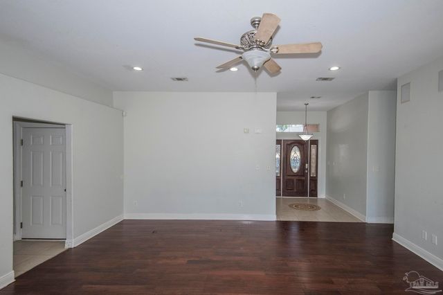 3310 Indian Hills Dr, Pace, FL 32571