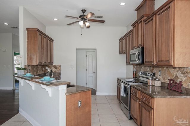 3310 Indian Hills Dr, Pace, FL 32571