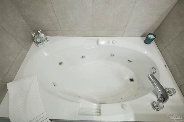 3310 Indian Hills Dr, Pace, FL 32571