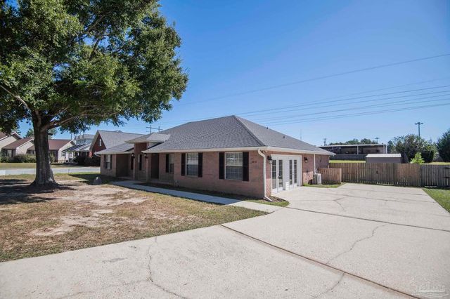 3310 Indian Hills Dr, Pace, FL 32571