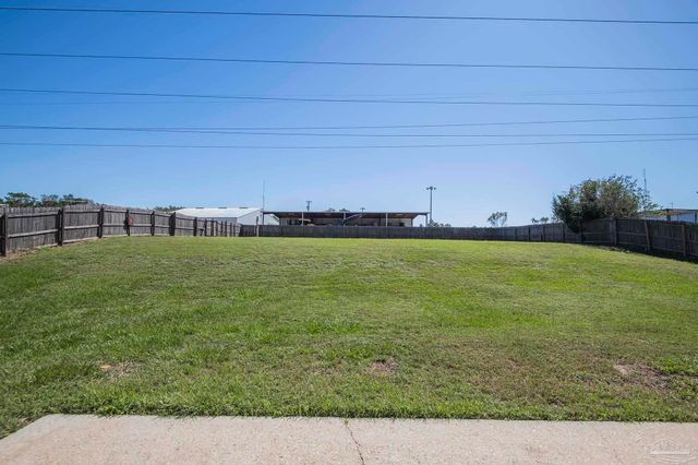 3310 Indian Hills Dr, Pace, FL 32571