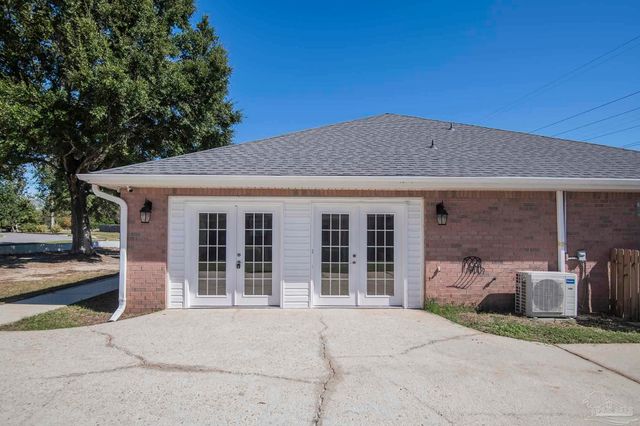 3310 Indian Hills Dr, Pace, FL 32571