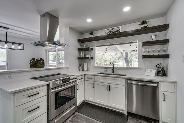 1924 E Shady Grove Road, Irving, TX 75060