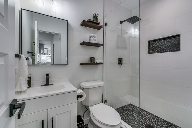 1924 E Shady Grove Road, Irving, TX 75060