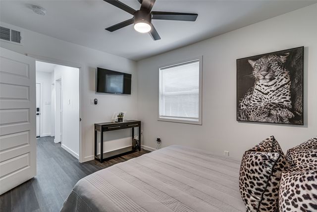 1924 E Shady Grove Road, Irving, TX 75060