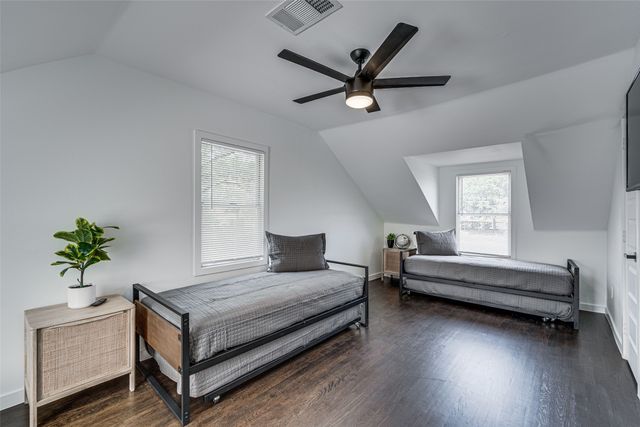 1924 E Shady Grove Road, Irving, TX 75060