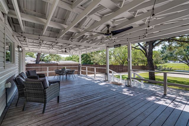 1924 E Shady Grove Road, Irving, TX 75060