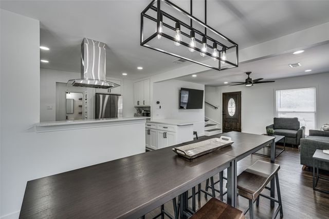 1924 E Shady Grove Road, Irving, TX 75060