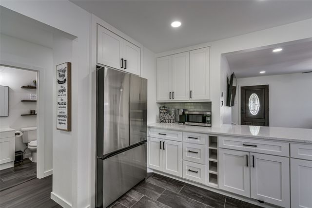 1924 E Shady Grove Road, Irving, TX 75060