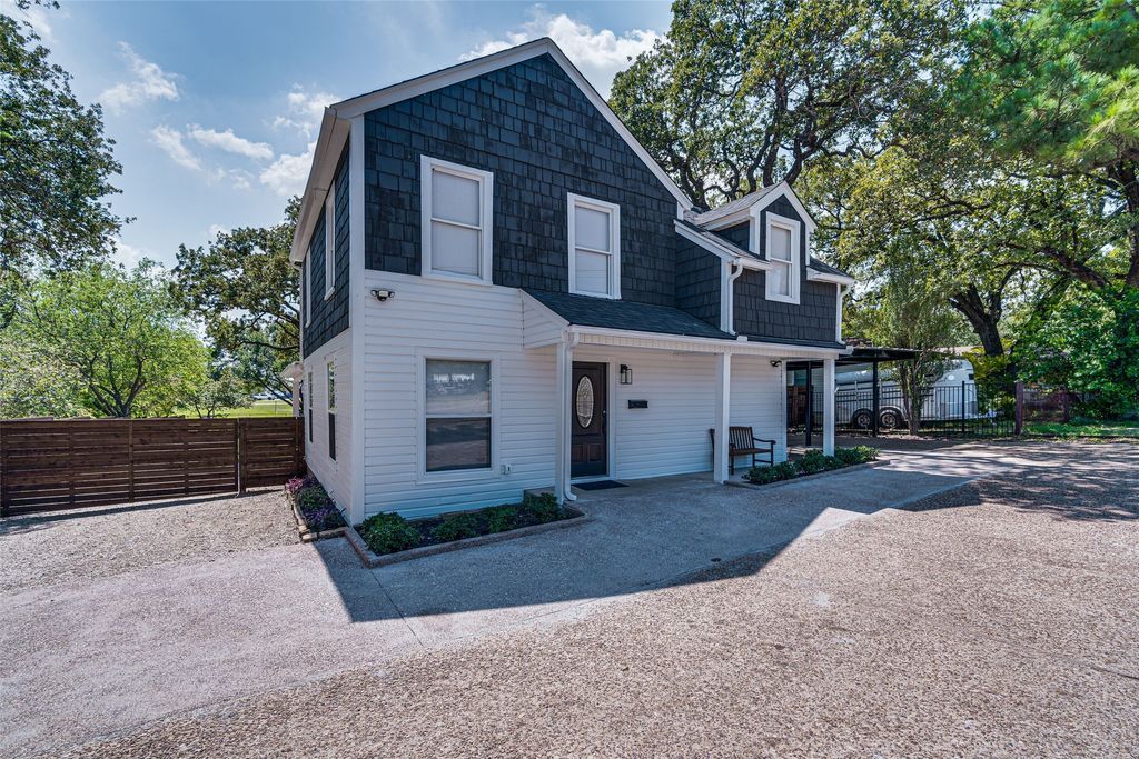 1924 E Shady Grove Road, Irving, TX 75060