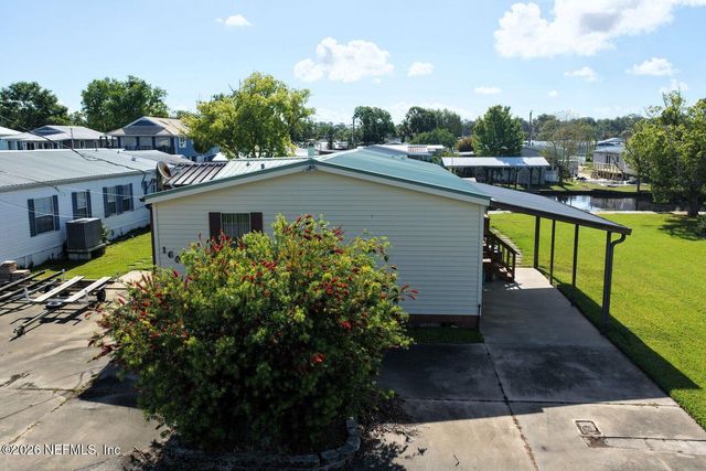 160 MOONLITE Drive, Satsuma, FL 32189
