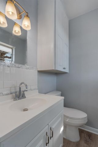 801 E Johnson ST, Burnet, TX 78611