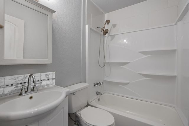 801 E Johnson ST, Burnet, TX 78611