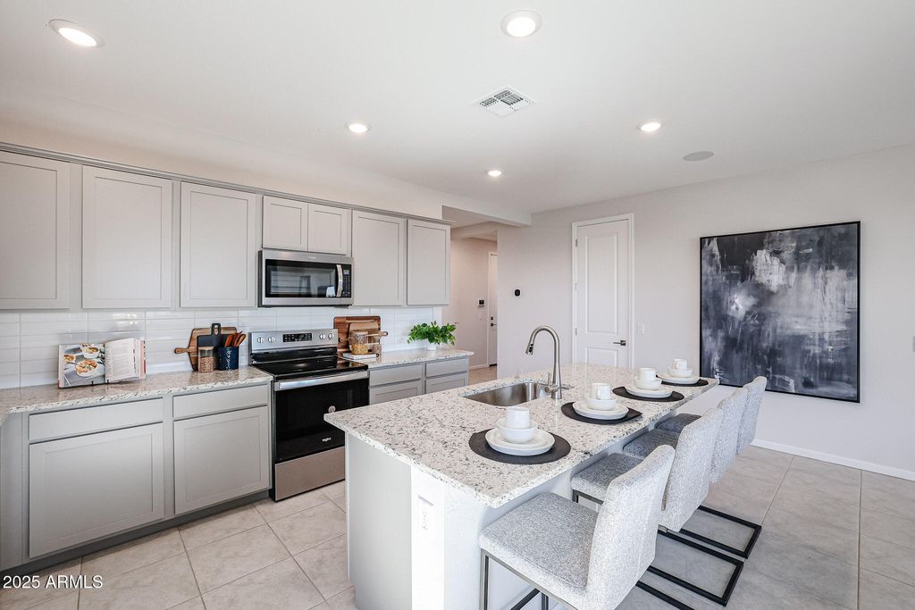 17950 W MONTANA DE ORO Drive, Surprise, AZ 85387 — photo 2