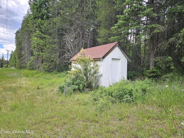 7248 E Honeysuckle Rd, Athol, ID 83801