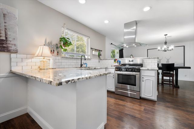 316 Wintercrest Road, Burleson, TX 76028