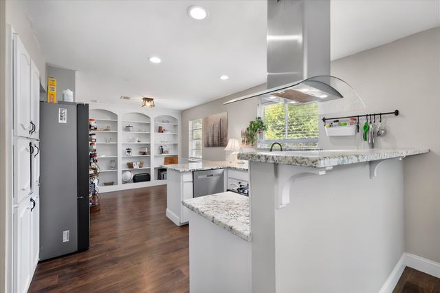 316 Wintercrest Road, Burleson, TX 76028