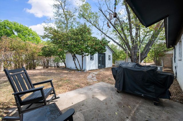 316 Wintercrest Road, Burleson, TX 76028