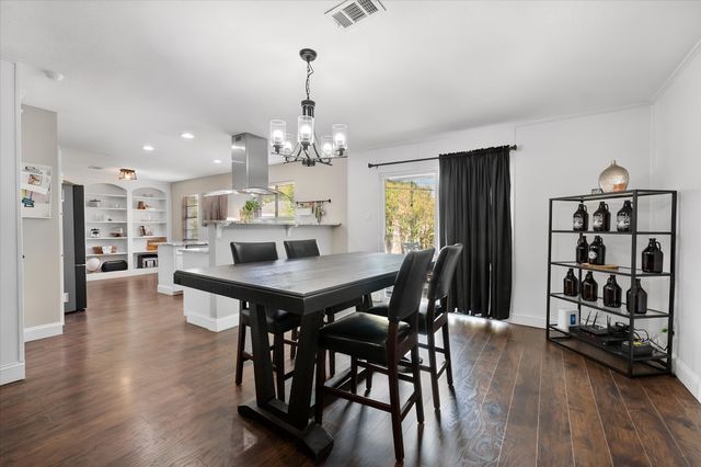 316 Wintercrest Road, Burleson, TX 76028