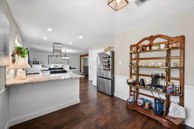 316 Wintercrest Road, Burleson, TX 76028