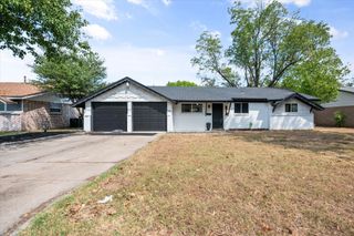 316 Wintercrest Road, Burleson, TX 76028