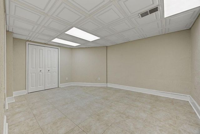 2132 Dunwoody Glen, Dunwoody, GA 30338