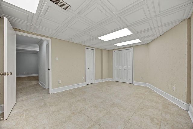 2132 Dunwoody Glen, Dunwoody, GA 30338