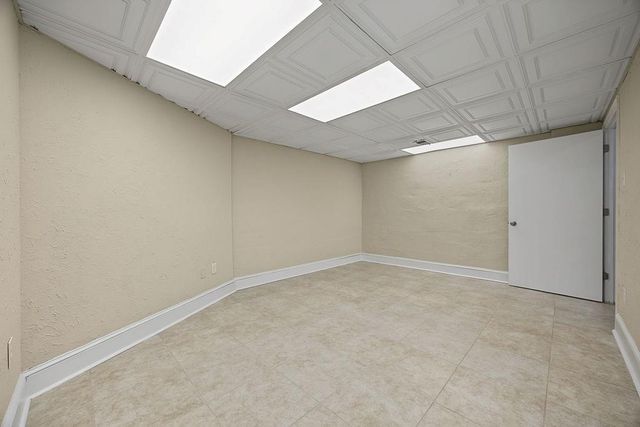 2132 Dunwoody Glen, Dunwoody, GA 30338