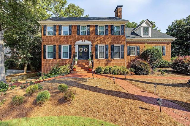 2132 Dunwoody Glen, Dunwoody, GA 30338