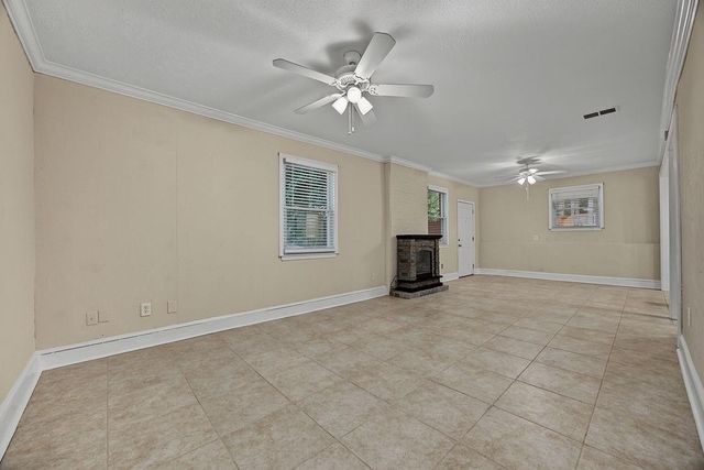 2132 Dunwoody Glen, Dunwoody, GA 30338
