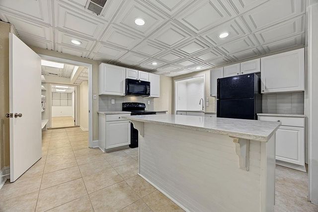 2132 Dunwoody Glen, Dunwoody, GA 30338