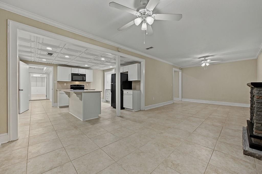 2132 Dunwoody Glen, Dunwoody, GA 30338