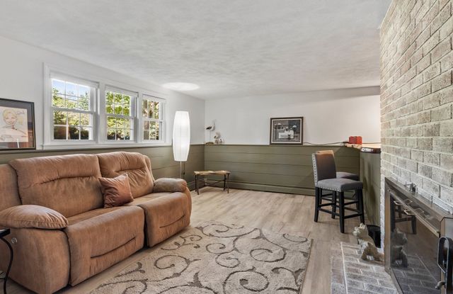 27 Third St, Maynard, MA 01754