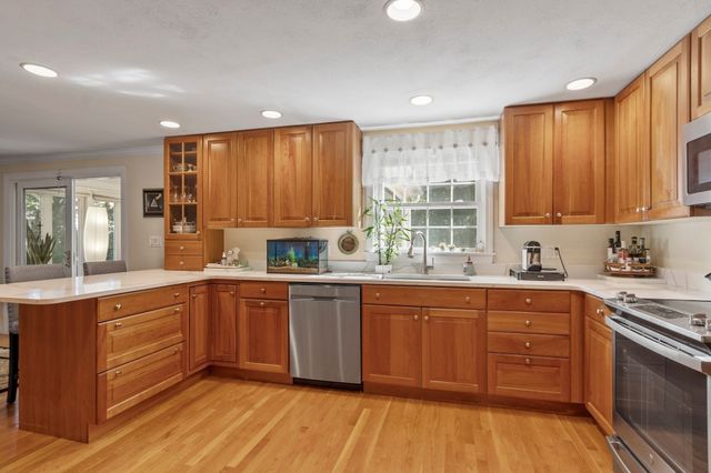 27 Third St, Maynard, MA 01754
