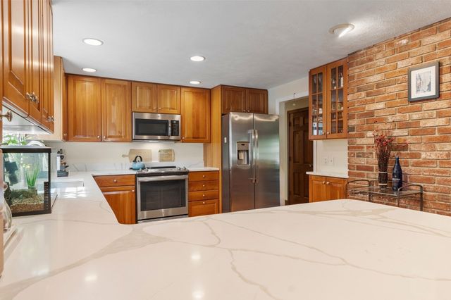 27 Third St, Maynard, MA 01754