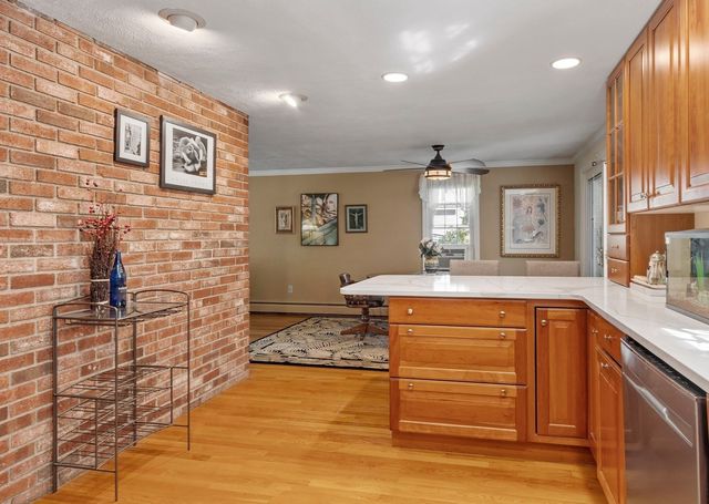 27 Third St, Maynard, MA 01754