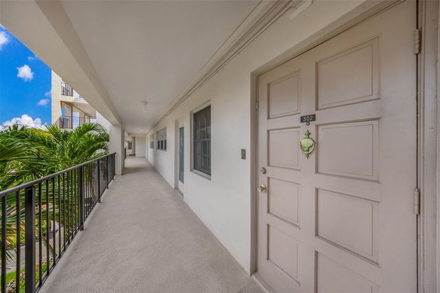 3000 N Palm Aire Dr 302, Pompano Beach, FL 33069