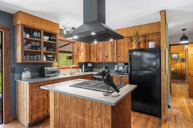 9 Tusquittee Creek Lane, Hayesville, NC 28904