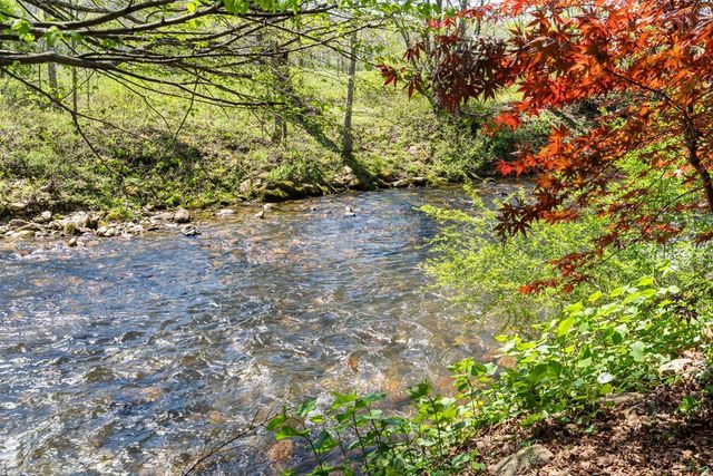 9 Tusquittee Creek Lane, Hayesville, NC 28904