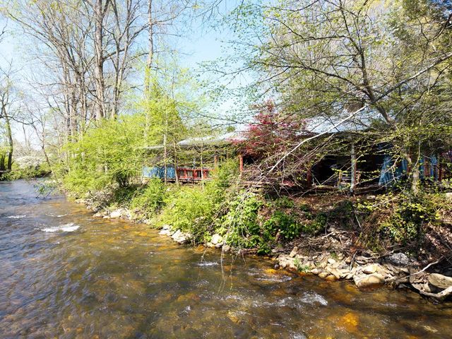 9 Tusquittee Creek Lane, Hayesville, NC 28904