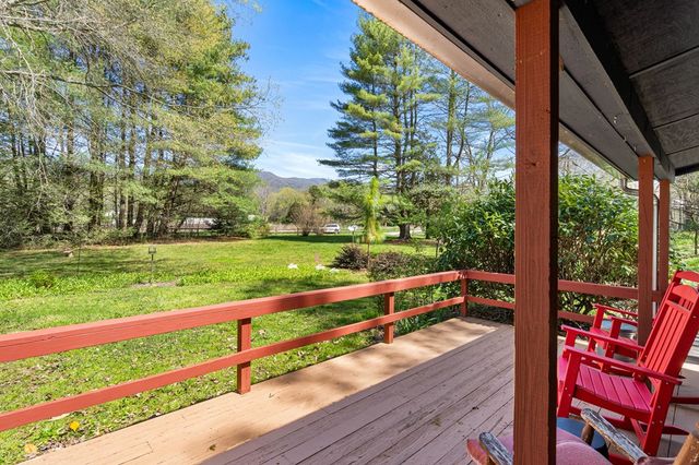 9 Tusquittee Creek Lane, Hayesville, NC 28904