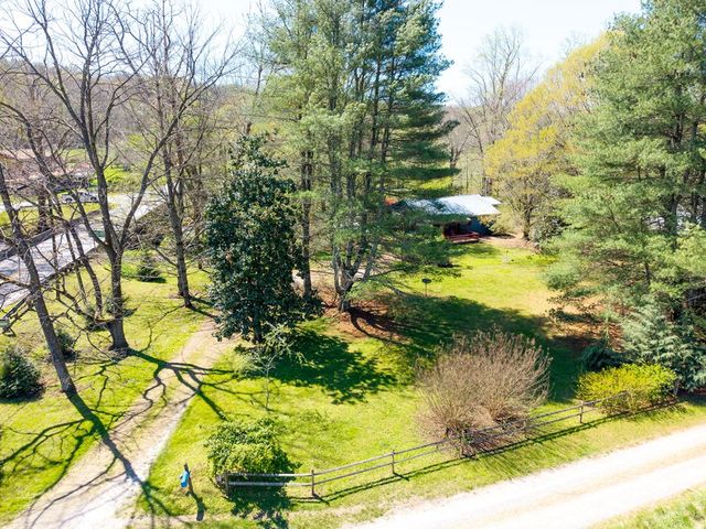 9 Tusquittee Creek Lane, Hayesville, NC 28904