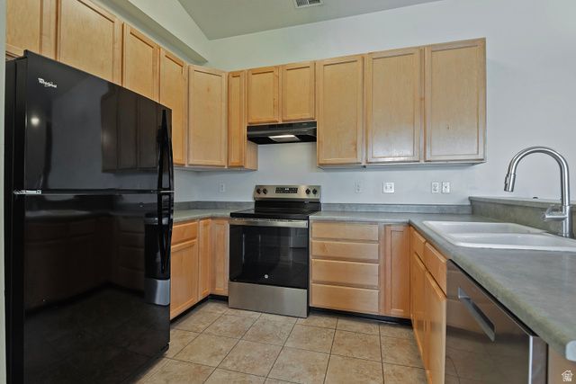 418 N KENT DR, North Salt Lake, UT 84054