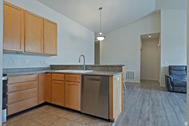 418 N KENT DR, North Salt Lake, UT 84054