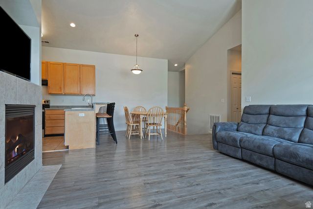 418 N KENT DR, North Salt Lake, UT 84054