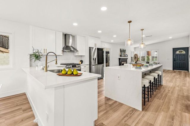 530 Zest Court, San Diego, CA 92139