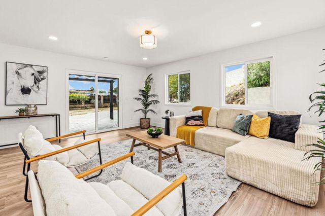 530 Zest Court, San Diego, CA 92139