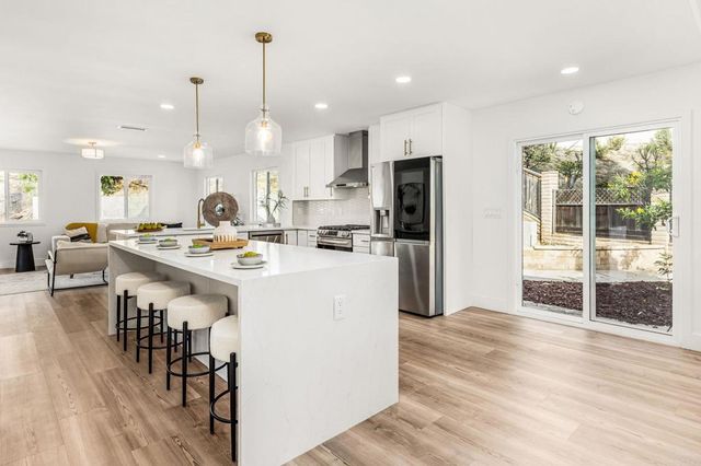 530 Zest Court, San Diego, CA 92139